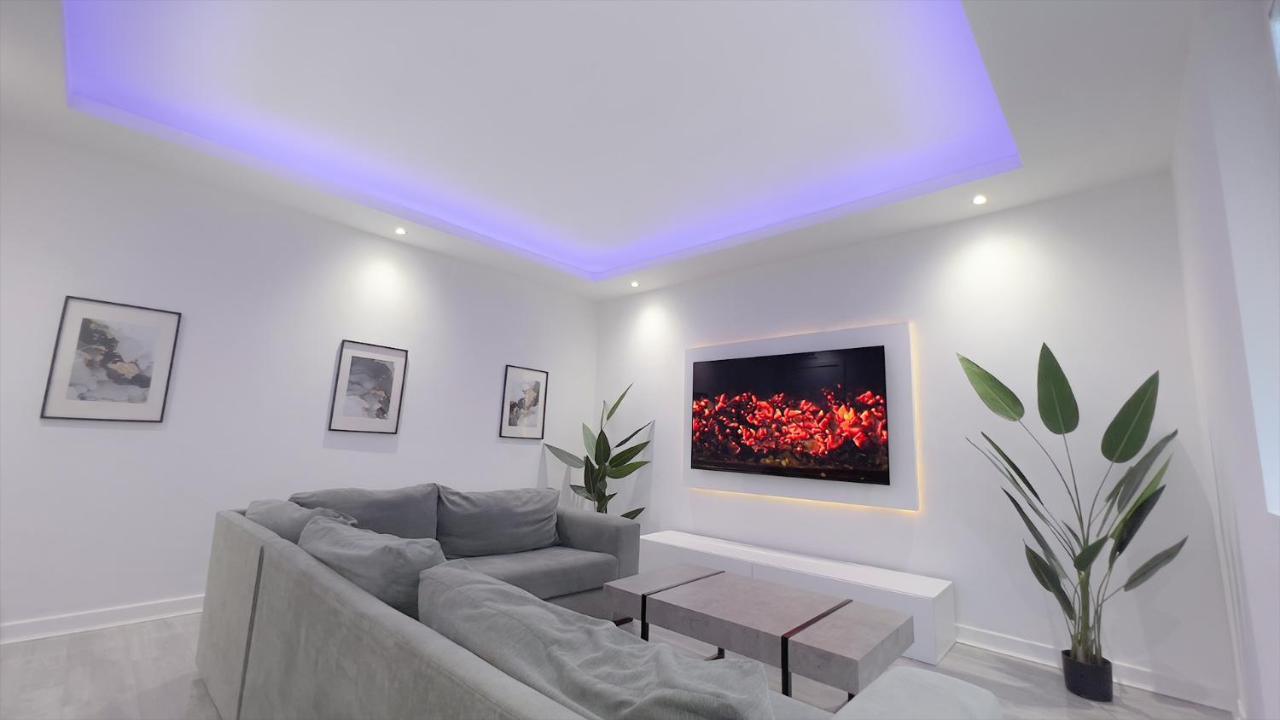 Stunning Luxury Apartment Near Motherwell Wishaw  Esterno foto