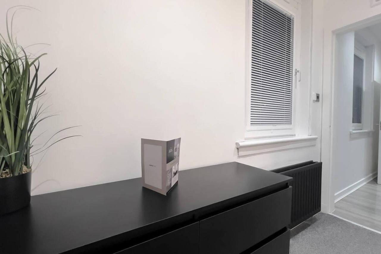 Stunning Luxury Apartment Near Motherwell Wishaw  Esterno foto