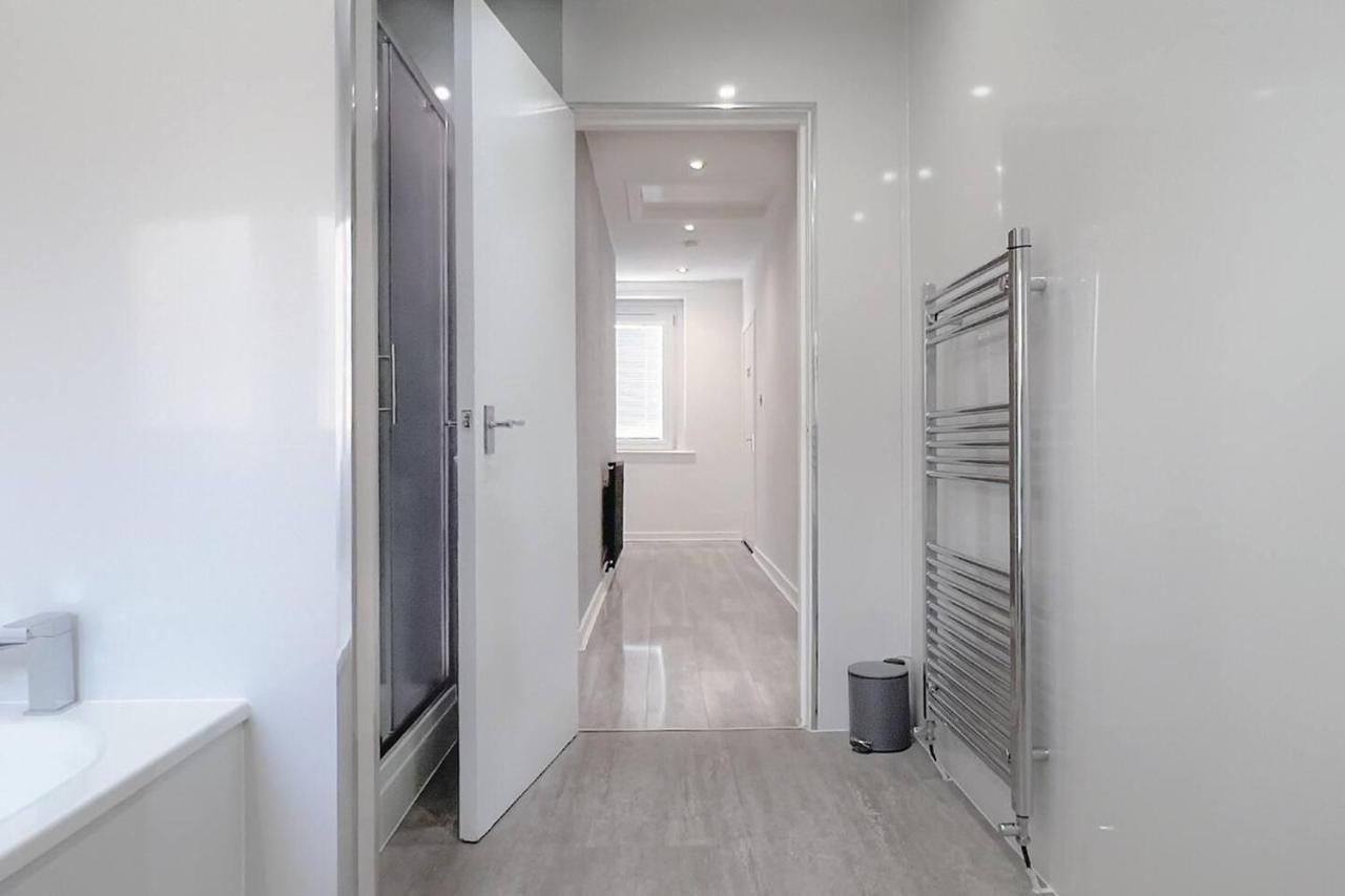 Stunning Luxury Apartment Near Motherwell Wishaw  Esterno foto