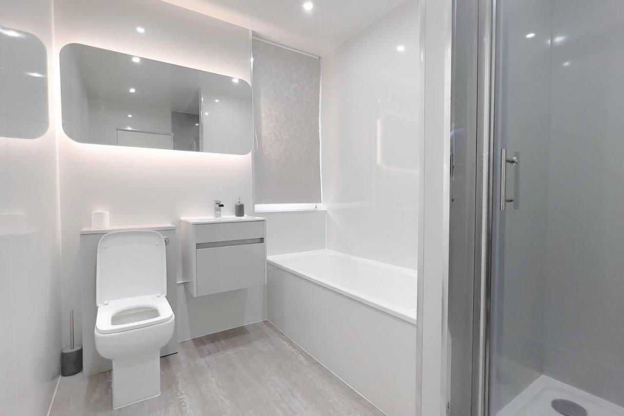 Stunning Luxury Apartment Near Motherwell Wishaw  Esterno foto